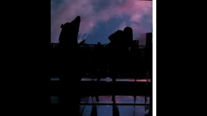 అమ్మ చేత దెబ్బలు తిన్న హన్సిక..అప్పటి నుంచి చూస్తూ నవ్వుతున్నారట