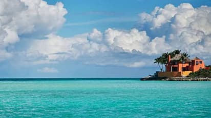 സ്വകാര്യദ്വീപിൽ വീട്ടുജോലിക്ക് ആളെ ആവശ്യമുണ്ട്, ശമ്പളം 80 ലക്ഷത്തിനും മുകളിൽ...