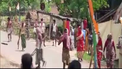 బెంగాల్లో ఆగని హింస: కేంద్ర మంత్రి మురళీధరన్ కాన్వాయ్పై దాడి, సిబ్బందికి గాయాలు