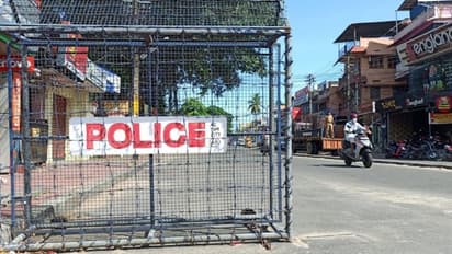 తెలంగాణలో లాక్‌డౌన్: ఏపీ వాహనాలకు నో ఎంట్రీ, అత్యవసర వాహానాలకు పర్మిషన్