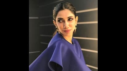 ஹாலிவுட் ஹீரோயின்களுக்கு நிகராக... உடலோடு ஒட்டி இருக்கும் டைட் உடையில்... மூச்சுமுட்ட வைத்த விஜய் டிவி பாவனா!