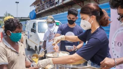കൊവിഡ് പ്രതിസന്ധിക്കിടെ തൊഴിലാളികള്‍ക്ക് ഭക്ഷണവിതരണം; ചിത്രം പങ്കുവച്ച് നടി