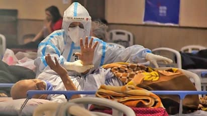 করোনায় মৃত্যু বাড়ির সদস্যের, ভয়ে পালাল অন্যান্যরা