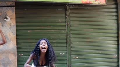 മയക്കുമരുന്നു റെയ്ഡ്; പട്ടാപ്പകല്‍ 24 പേരെ പൊലീസ് വെടിവെച്ചുകൊന്നു, തെരുവാകെ ചോര!