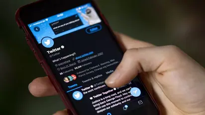 Unlike Facebook, here's how Twitter asks its users to enable ad tracking policy