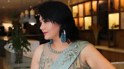 పిచ్చిదానిలా ఉన్నా.. నేను హాట్‌ ఏంటీ?..లైవ్‌లో అభిమానికి హేమ స్వీట్‌ రిప్లై..