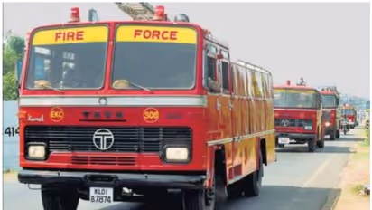 കയ്പമംഗലത്ത് മത്സ്യ തൊഴിലാളിയുടെ വീട് കത്തി നശിച്ചു, ഷോർട്ട് സർക്യൂട്ടെന്ന് സംശയം