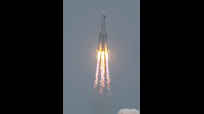 ചൈനീസ് റോക്കറ്റിനെ വെടിവെച്ചിടില്ലെന്ന് യുഎസ്; ഇന്നു രാത്രിയില് ഭൂമിയില് വീണേക്കും, ആശങ്കയൊഴിയാതെ ലോകം