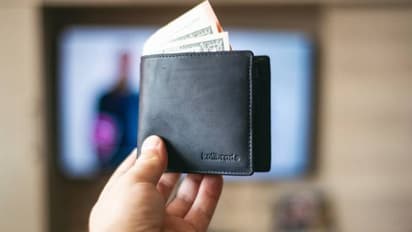 ഒരുകോടി രൂപ ചെലവഴിച്ച് മകന്റെ സ്കൂളിന് മുന്നിൽ നടപ്പാലം നിർമ്മിക്കാൻ തയ്യാറായി ചൈനയിൽ ഒരമ്മ, അഭിനന്ദനപ്രവാഹം