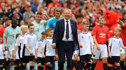 ഇതിഹാസ പരിശീലകന് അലക്സ് ഫെർഗ്യൂസന്റെ ജീവിതം ഇനി സ്ക്രീനില്; ട്രെയിലര് പുറത്ത്