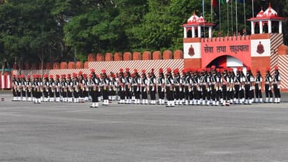 ಕೂಲಿ ಕಾರ್ಮಿಕನ ಮಗ ಸೇನಾಧಿಕಾರಿಯಾಗಿ ನೇಮಕ; ದಶಕದ ಹಿಂದಿನ ಕಣ್ಣೀರ ಕತೆ ನೆನೆದ ತಂದೆ!