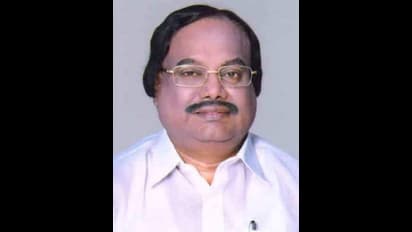 தமிழக அமைச்சராக ஆகியிருக்க வேண்டியவர்... தற்காலிக சபாநாயகரானார்...!