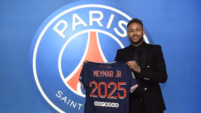 Neymar signs new Paris Saint-Germain deal until 2025