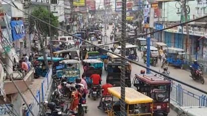 মমতা সরকারের নির্দেশ না মেনে সারাদিন খোলা দোকানপাট, সংক্রমণের সুনামির আশঙ্কায় রায়গঞ্জ