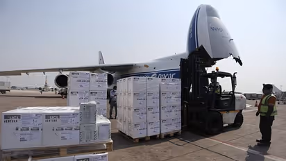 Antonov 124 with 3 oxygen plants and 1000 ventilators from UK lands in New Delhi
