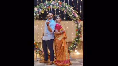 'நந்தினி' சீரியல் நடிகைக்கு  நடந்த வளைகாப்பு..! அன்னையர் தினத்தில் அவரே வெளியிட்ட புகைப்படங்கள்..!