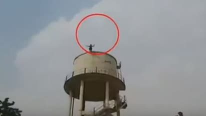 കോളേജിനുള്ളില് ജിമ്മും എടിഎമ്മും വേണം; വാട്ടര് ടാങ്കിന് മുകളില്കയറി പെണ്കുട്ടികളുടെ പ്രതിഷേധം