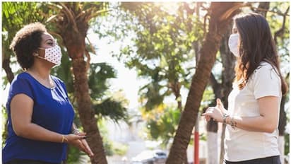 വായുവിലൂടെ ആറടി അകലത്തിനപ്പുറത്തേക്കും കൊറോണ വ്യാപിക്കും; യുഎസ് മെഡിക്കൽ സമിതി