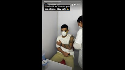 కోవిద్ వ్యాక్సిన్ వేయించుకున్న క్రికెటర్లు వీరే... అజింకా రహానే, కోహ్లీ, ఇషాంత్ శర్మ, ఉమేశ్, ధావన్, పూజారా...