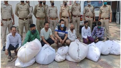 യു.പിയില് ശവശരീരങ്ങളില് നിന്ന് വസ്ത്രം മോഷ്ടിക്കുന്ന സംഘം പിടിയില്