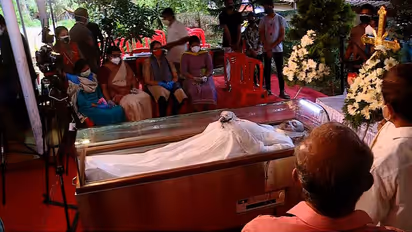 ഡെന്നിസ് ജോസഫിന്റെ മൃതദേഹം സംസ്കരിച്ചു