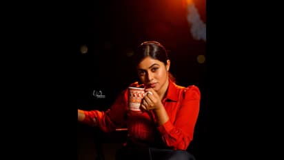 గుంటూరు మిర్చిలా ఘాటెక్కిస్తున్న పూర్ణ.. ఇంత హాట్‌గా ఎప్పుడూ చూసి ఉండరు!