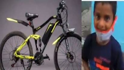 ಕೂಡಿಟ್ಟ ಹಣ ಕೊರೋನಾಕ್ಕೆ ನೀಡಿದ್ದ ಬಾಲಕನಿಗೆ ಹೊಸ ಬೈಸಿಕಲ್ ಕೊಡಿಸಿದ ಸಿಎಂ