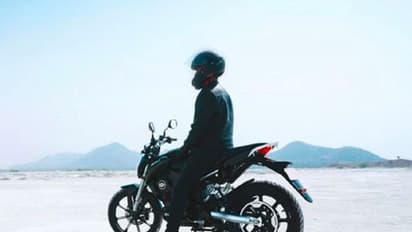 పెట్రోల్‌ని మర్చిపొండి.. పవర్ ఫుల్ ఎలక్ట్రిక్ బైక్ రివాల్ట్ ఆర్‌వి 400 వచ్చేసింది..