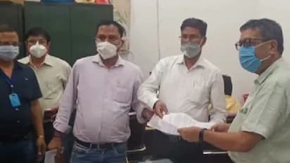 UP में सरकारी अस्पतालों के 16 डॉक्टरों ने एक साथ दिया इस्तीफा, कहा-हम मजबूर हैं लेकिन अब बर्दाश्त नहीं