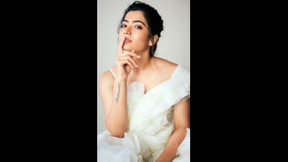 ఆ ఇంటికి కోడలిగా వెళతా అంటున్న రష్మిక... మరి దేవరకొండకు హ్యాండ్ ఇచ్చినట్లేనా?