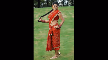 స్నేహ అందమంతా..ముక్కు పుడక, నడుము మడతల్లోనే ఉందిగా..(అన్‌సీన్‌ రేర్‌ పిక్స్)