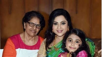 'தெறி' பேபி நைனிகாவா இது? அம்மா மீனாவை மிஞ்சும் அழகில் நெடுநெடுனு வளர்ந்துட்டாங்களே! லேட்டஸ்ட் போட்டோ!