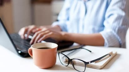 corona virus : ఢిల్లీ గవర్నమెంట్ ఆఫీసులో పని చేసే వికలాంగులు, గర్భిణులకు వర్క్ ఫ్రం హోం..