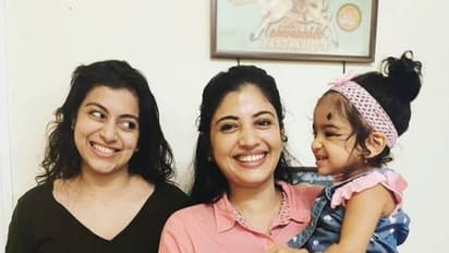 'நெடுஞ்சாலை' பட நாயகி ஷிவதாவின் கணவர் மற்றும் கியூட் மகளை பார்த்திருக்கீங்களா..! அவ்வளவு அழகு...