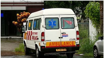 മരണവീട്ടില്‍ എത്തിയ ഉടന്‍ ഡ്രൈവര്‍ക്കൊരു കോള്‍, പിന്നാലെ ആംബുലന്‍സിന്‍റെ താക്കോല്‍ കാണാതായി!