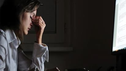 'വർക്ക് ഫ്രം ഹോം' ആണോ? കണ്ണിന്റെ ആരോ​ഗ്യം സംരക്ഷിക്കാം