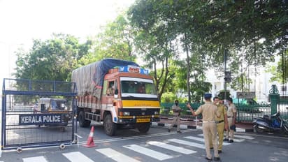 Covid 19 : കൊവിഡിനെ കൂസാതെ ജനം; നിയന്ത്രണങ്ങള് ലംഘിച്ചതിന് 255 കേസുകള്; മാസ്ക് ധരിക്കാത്തത് 3070 പേര്