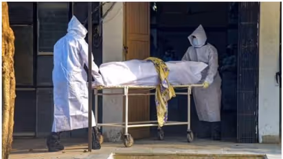 బ్లాక్ ఫంగస్ తో విశాఖ కేజీహెచ్ లో చేరిన మహిళ మృతి !!