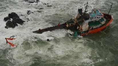 সাইক্লোন Tauktae-র সঙ্গে লড়াই INS Kolkata-র, আরব সাগরে নৌবাহিনীর সাহসী অভিযান