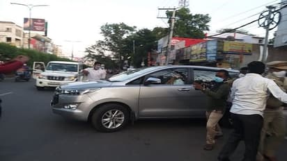 ఆసక్తి: హైదరాబాదుకు వస్తూ మీసం తిప్పిన రఘురామ కృష్ణమ రాజు