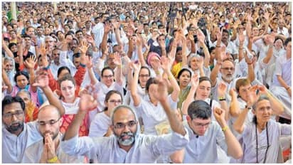 பிரபல பெண் சாமியார் மடத்தில் ஸ்வாகா... ரூ. 200 கோடிக்காண கமிஷனை சுருட்டியது யார்..?