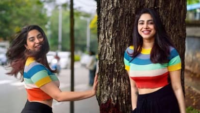 ഇപ്പോഴും മരംചുറ്റി പ്രേമത്തിനായി കാത്തിരിക്കുന്നുവെന്ന് അമേയ