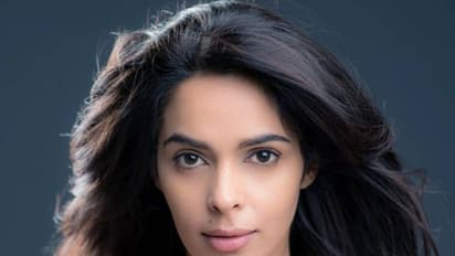 সঙ্গমের দৃশ্যে চরম যৌনতায় লিপ্ত মল্লিকা, জুটেছিল 'সেক্স সিম্বল'এর তকমা, খোদ জানালেন নায়িকা