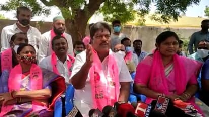 ఈటెలకు షాక్ : ఎన్ని డబ్బులు ఇచ్చారో చెప్పాలన్న బండ శ్రీనివాస్..