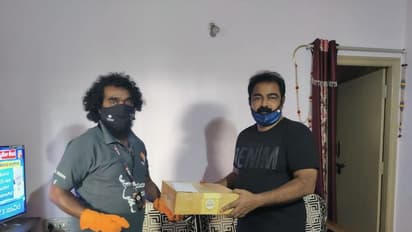 ವಿಶೇಷ ತಿಂಡಿ ಕಿಟ್ ನೀಡುವ ಮೂಲಕ ಹಿರಿಯ ಕಲಾವಿದರ ಯೋಗಕ್ಷೇಮ ವಿಚಾರಿಸಿದ ಸುದೀಪ್!