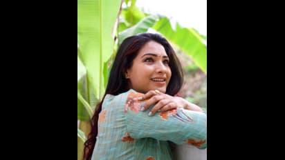 இந்த மனசுதாங்க கடவுள்... விஜய் டிவி சீரியல் நடிகை சரண்யாவின் செயலுக்கு குவியும் வாழ்த்துக்கள்!