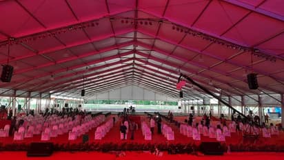 രണ്ടാം പിണറായി സര്‍ക്കാറിന്‍റെ സത്യപ്രതിജ്ഞയ്ക്കൊരുങ്ങി സെന്‍ട്രല്‍ സ്റ്റേഡിയം