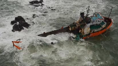 മുംബൈയിലെ ബാർജ് ദുരന്തം: തെരച്ചിൽ ഇന്നും തുടരും, ടഗ് ബോട്ടിനായി റഡാർ പരിശോധന നടത്തും