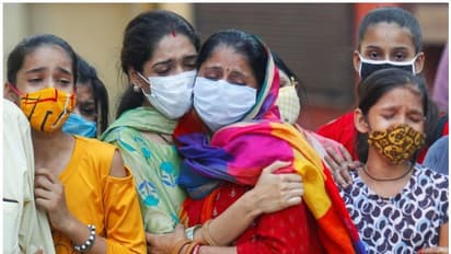 'ദുരിതാശ്വാസ നിധിയുടെ പ്രവര്‍ത്തനം താറുമാറാക്കും'; കൊവിഡ് മരണങ്ങള്‍ക്ക് നഷ്ടപരിഹാരം നൽകാനാവില്ലെന്ന് കേന്ദ്രം