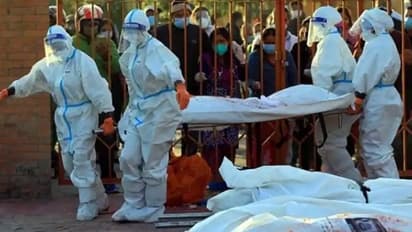 ಗದಗ: ಕೊರೋನಾ ಸೋಂಕಿನಿಂದ ಮೃತನ ಅಂತ್ಯ ಸಂಸ್ಕಾರಕ್ಕೆ ಸಿಬ್ಬಂದಿ ಹಿಂದೇಟು